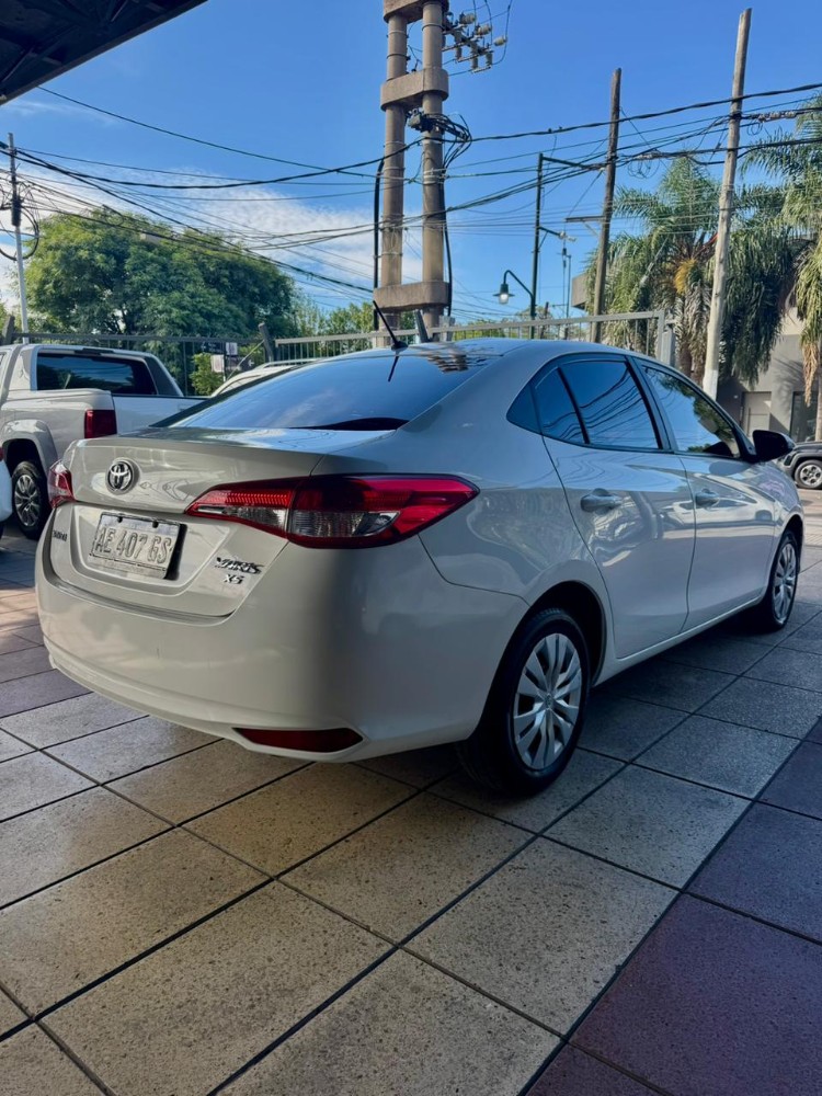 Toyota Yaris XS — foto 4